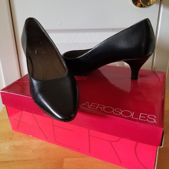AEROSOLES Shoes - Aerosoles Black Heels Size 10M
